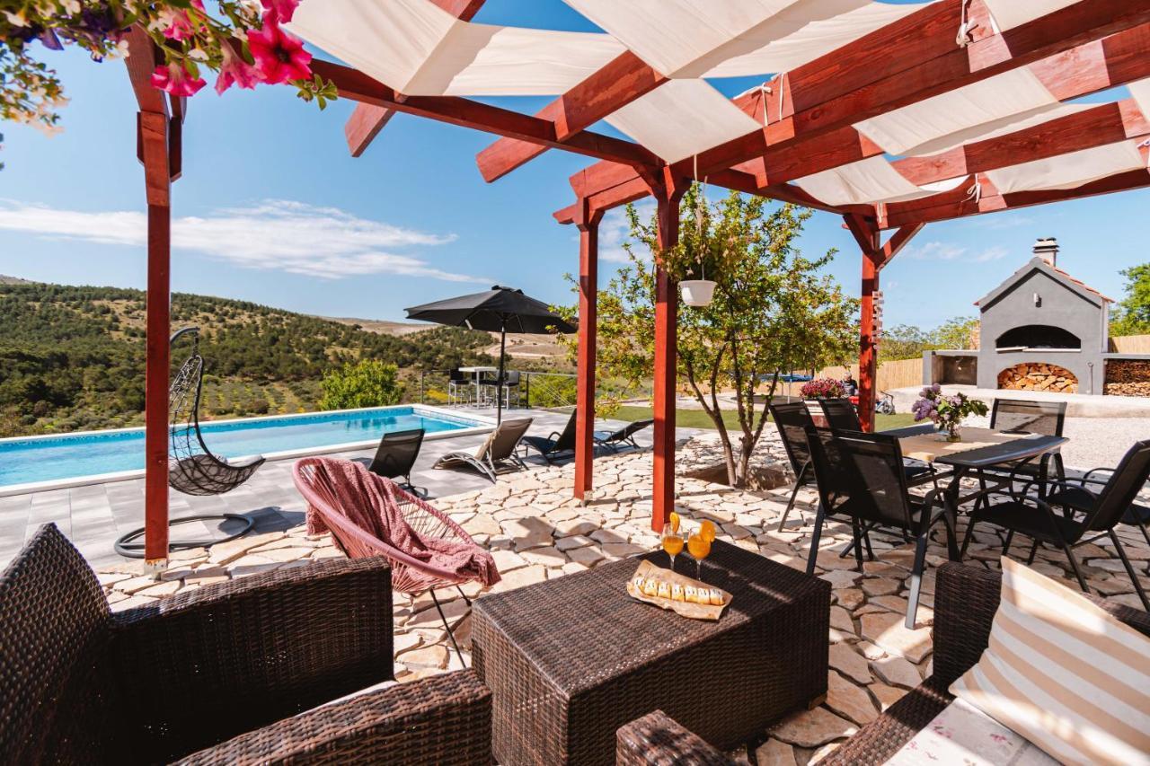 Guest House "The View" - With A Pool Donje Polje Экстерьер фото