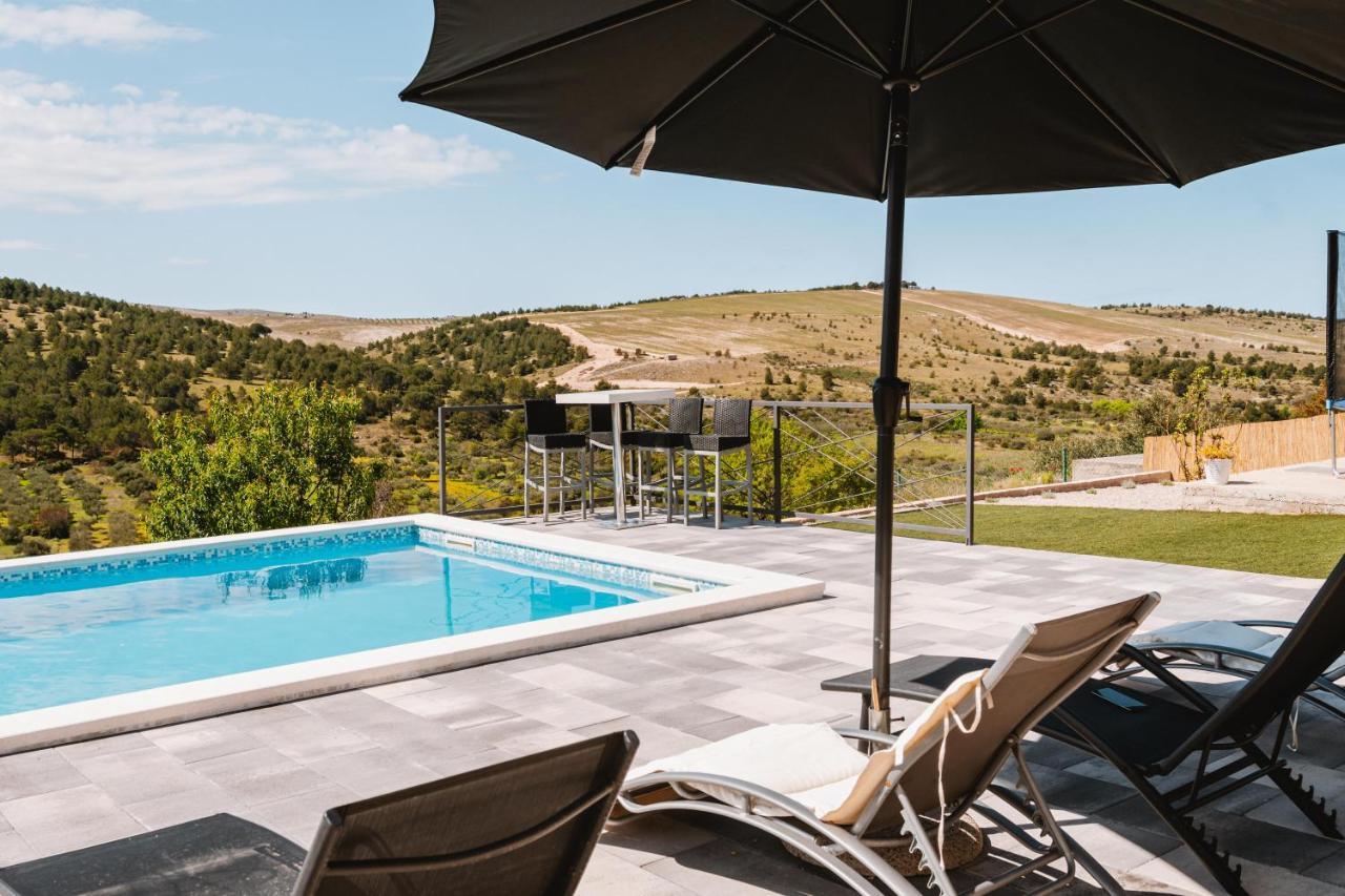 Guest House "The View" - With A Pool Donje Polje Экстерьер фото