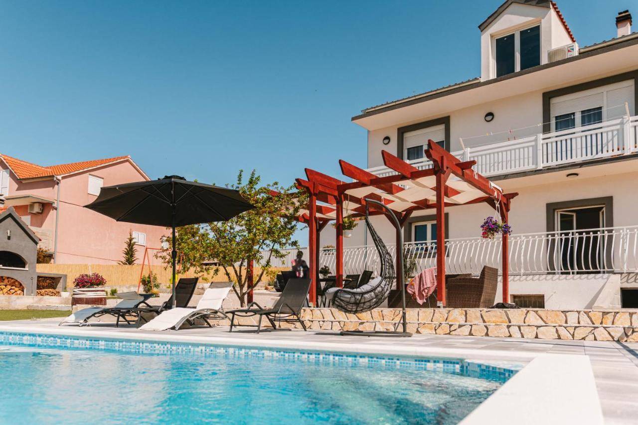 Guest House "The View" - With A Pool Donje Polje Экстерьер фото