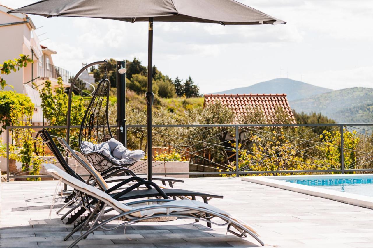 Guest House "The View" - With A Pool Donje Polje Экстерьер фото