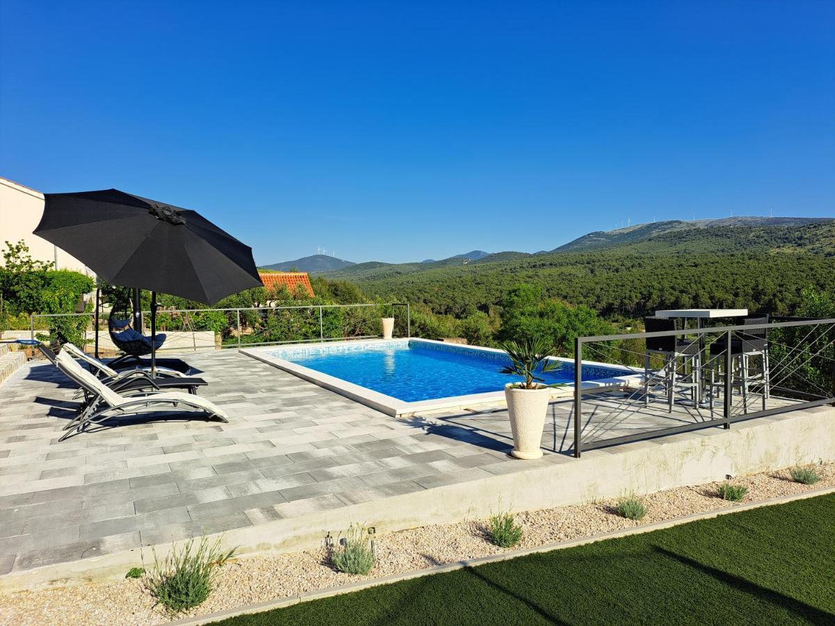 Guest House "The View" - With A Pool Donje Polje Экстерьер фото