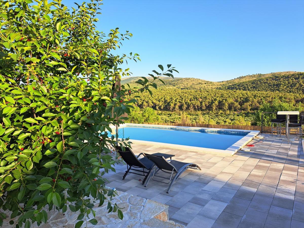 Guest House "The View" - With A Pool Donje Polje Экстерьер фото