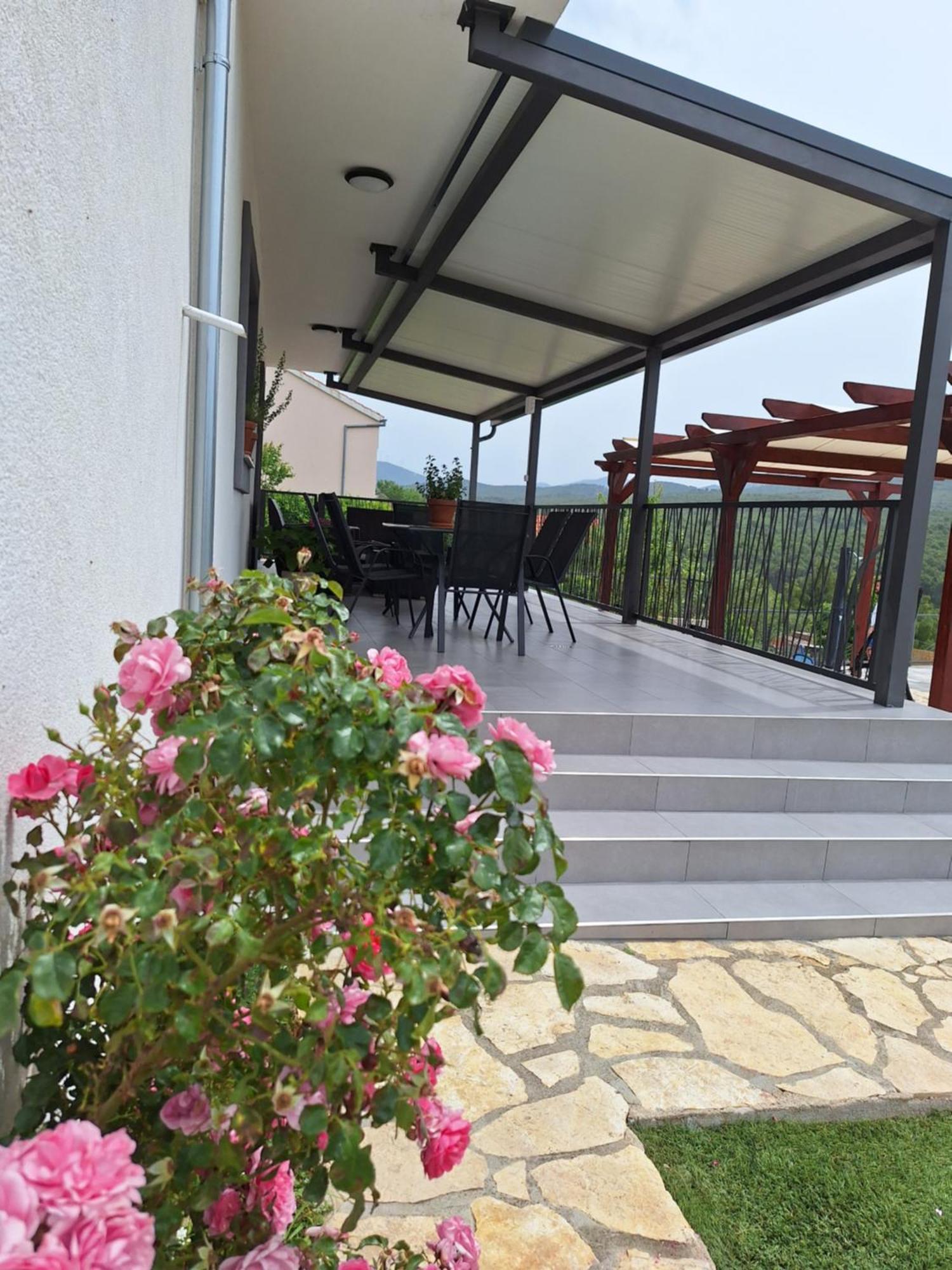 Guest House "The View" - With A Pool Donje Polje Экстерьер фото